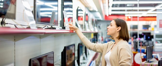 Woman making large purchase with deferred interest credit card